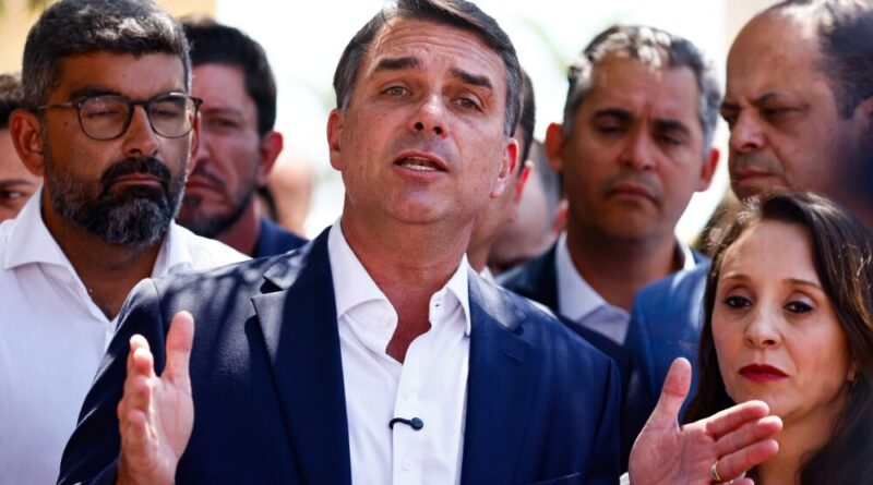A 12 dias do 2º turno, Flávio muda discurso e diz que votará a favor do fim da escala 6×1