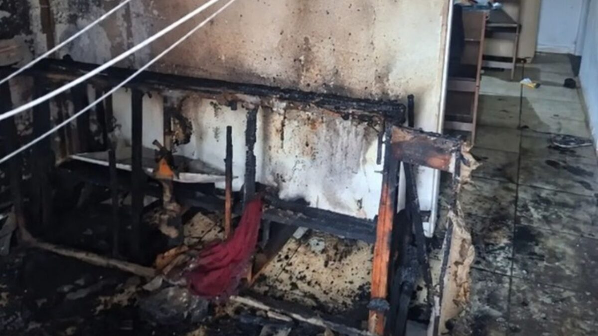 Adolescente sofre queimaduras graves ao salvar irmãos de incêndio em Uberaba