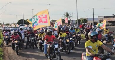 Apoiadores de Lula fazem carreata em Uberaba