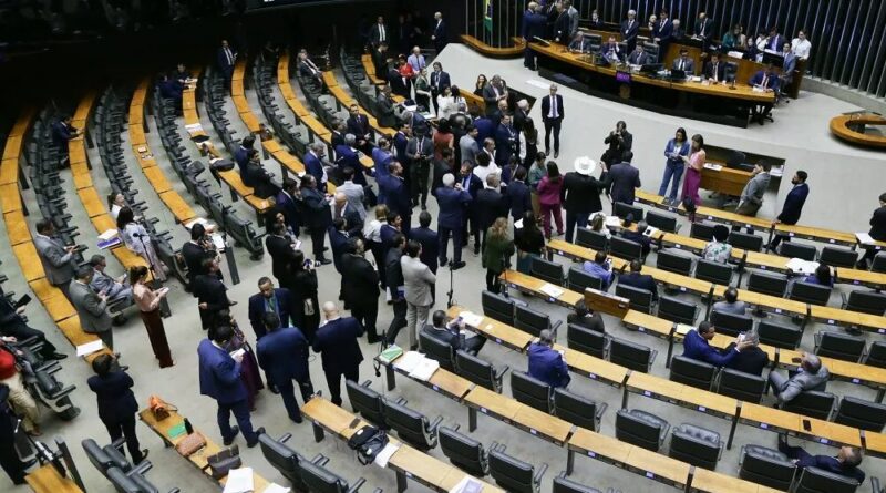 Avanço da direita reconfigura alianças no Congresso