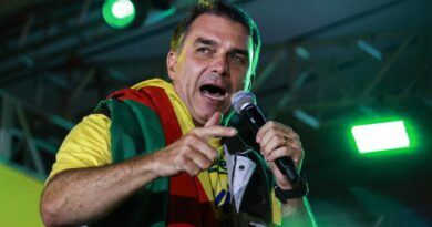 Brasil convoca representante da Argentina por fuga de Flávio Bolsonaro