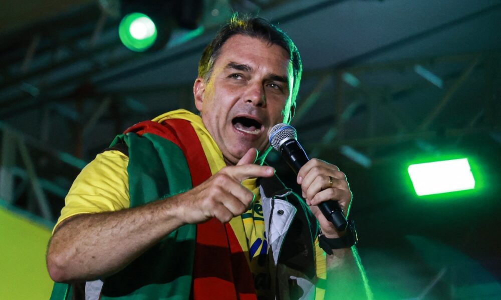 Itamaraty cobra Argentina após fuga de Flávio Bolsonaro para os EUA