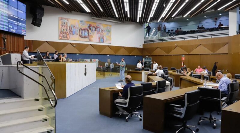 Câmara aprova uso de câmeras de segurança para monitorar escolas municipais de BH