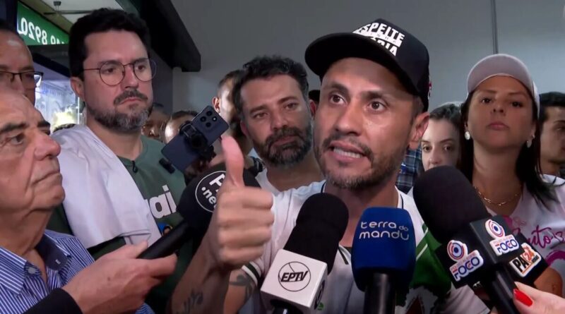 Cleitinho diverge da campanha de Flávio e defende fim da escala 6x1 ao declarar apoio ao candidato do PL no 2º turno