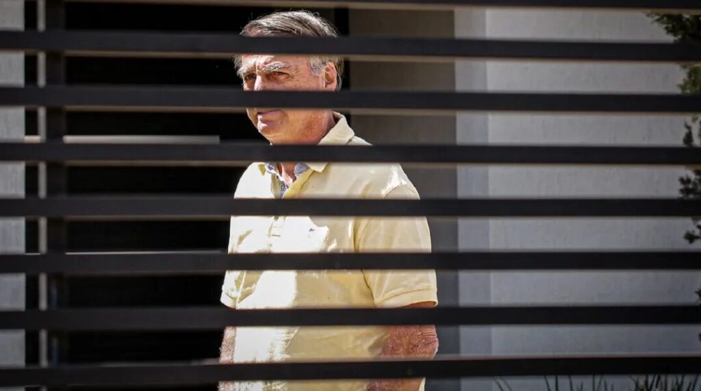 Defesa de Bolsonaro pede autorização a Moraes para ex-presidente receber Marinho