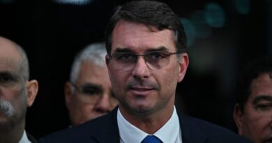 EUA concederão visto a Flávio Bolsonaro e sua família
