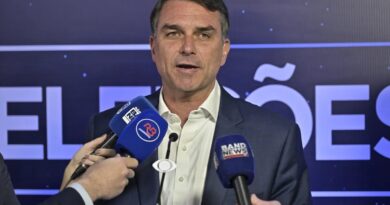 Flávio Bolsonaro é ‘cúmplice’ do assassinato da menina Ana Clara, diz Lula