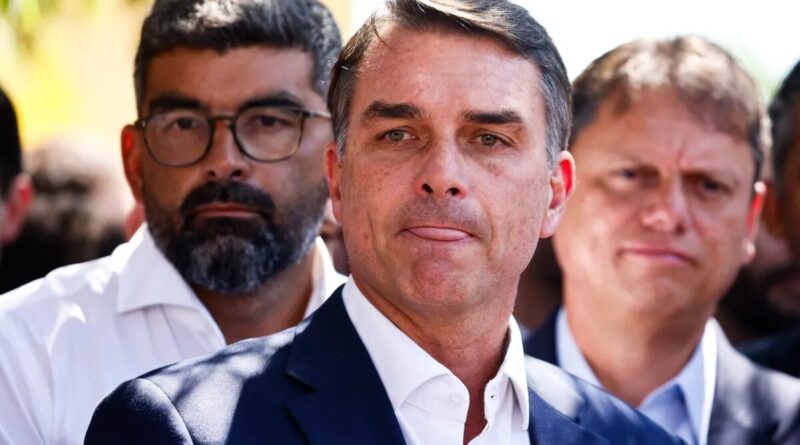 Flávio diz que leis trabalhistas ‘estão garantidas’ e fala sobre 6×1: ‘Votei conforme ouvi nas ruas’