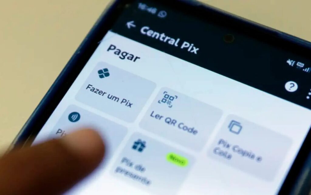 Homem que bloqueou contato da polícia não devolveu Pix de mais de R$ 700 enviado por engano