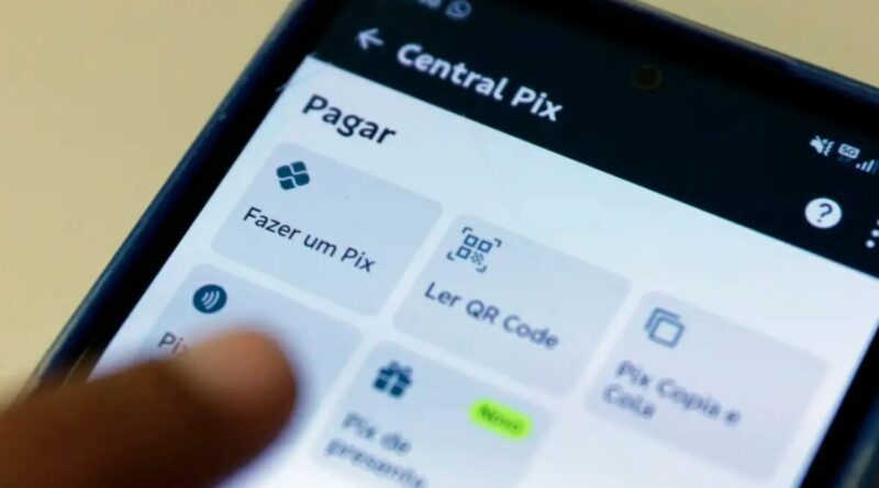 Homem que bloqueou contato da polícia não devolveu Pix de mais de R$ 700 enviado por engano