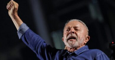 Lula cresce três vezes mais do que Flávio Bolsonaro em Uberlândia no 2° turno