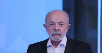 Lula diz que Flávio desrespeita povo pobre do país: ‘Chamou Bolsa Família de bolsa farelo’