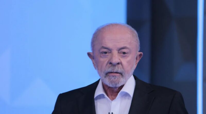 Lula diz que Flávio desrespeita povo pobre do país: ‘Chamou Bolsa Família de bolsa farelo’