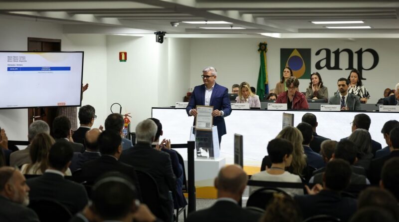 Maior leilão do pré-sal termina com sete dos 13 blocos arrematados