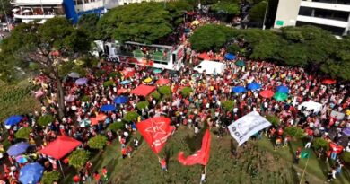 Manifestantes fazem ato pró-Lula no Centro de Belo Horizonte