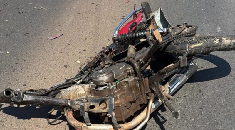 Motociclista morre ao invadir contramão e provocar acidente com mais três veículos na MGC-452, em Uberlândia