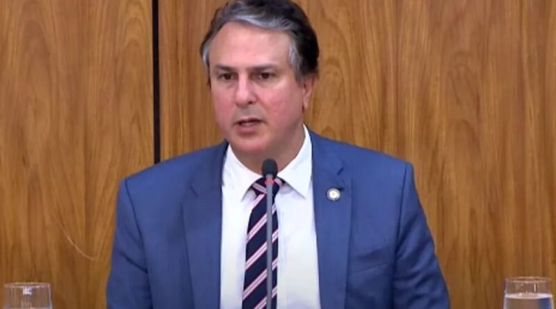 ‘Mudança de Flávio Bolsonaro sobre fim da 6×1 é vitória do povo brasileiro’, diz Camilo Santana