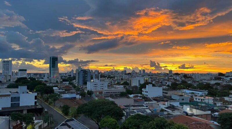 Nossa Senhora Aparecida: o que abre e fecha no feriado em Uberlândia e Uberaba