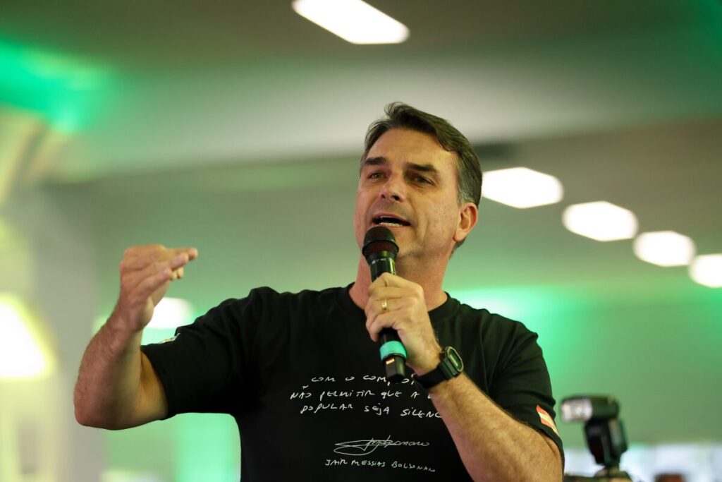 Novo oficializa apoio a Flávio Bolsonaro no 2º turno