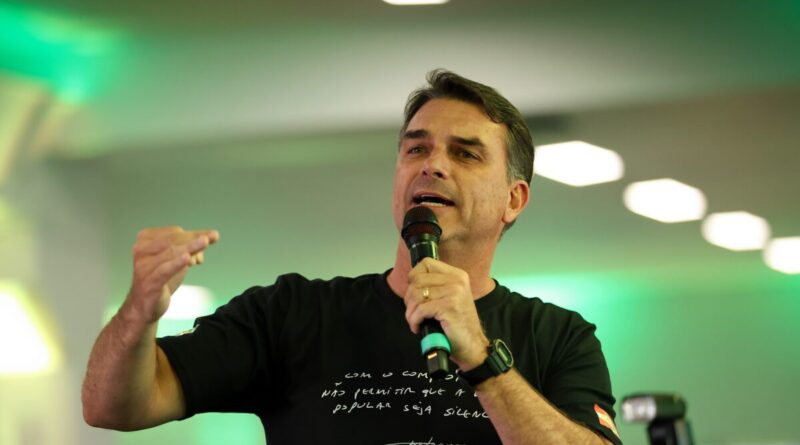 Novo oficializa apoio a Flávio Bolsonaro no 2º turno