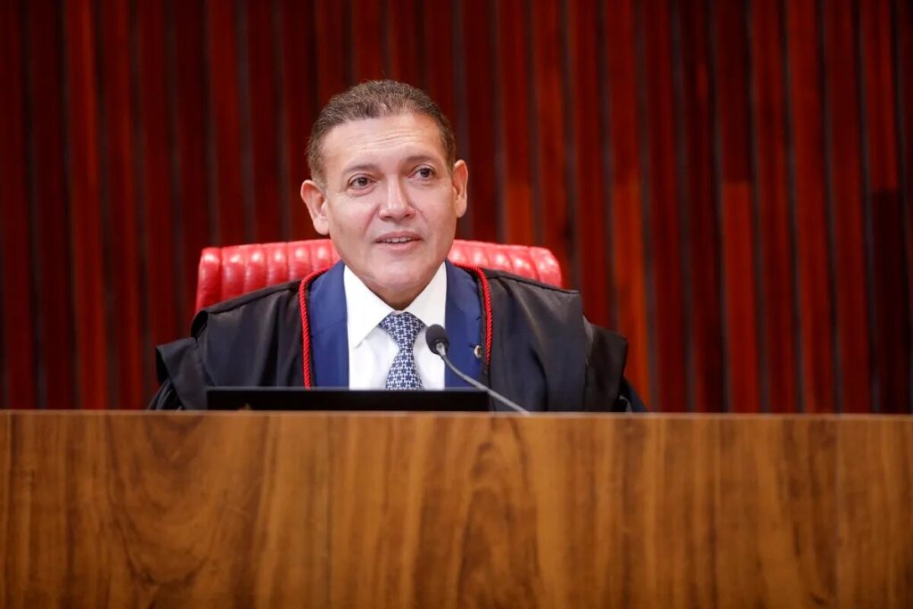 Nunes Marques convoca campanhas de Lula e Flávio para discussão sobre 2º turno