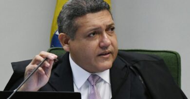 Nunes Marques dá 10 dias para PGR se manifestar sobre pena de Bolsonaro