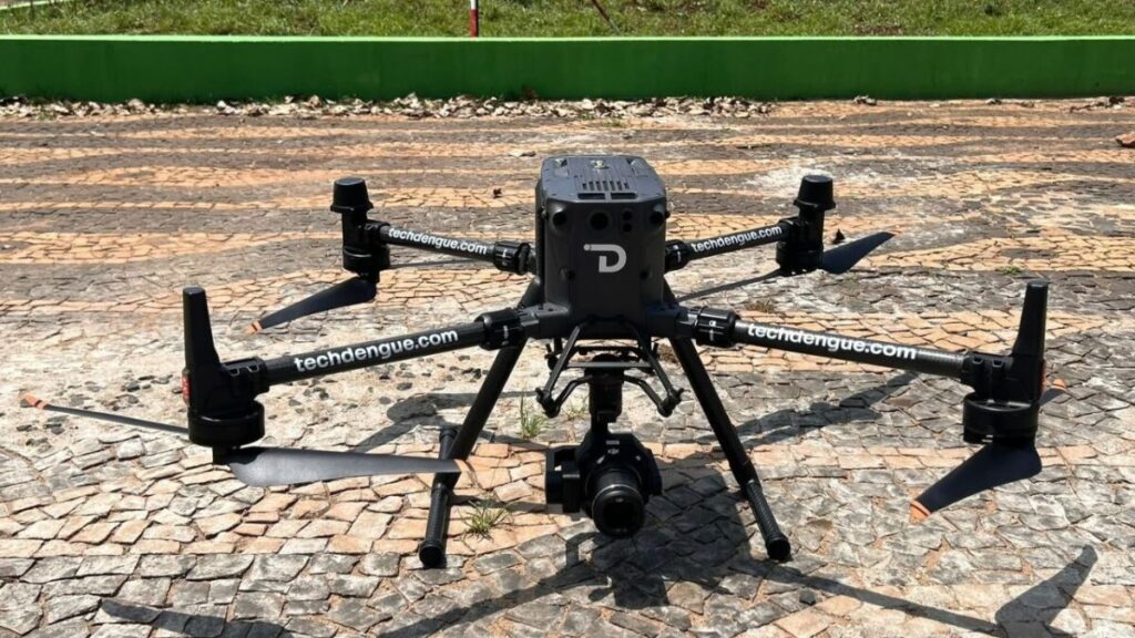 Operação com drones percorre 7 mil hectares de Uberaba para combater a dengue