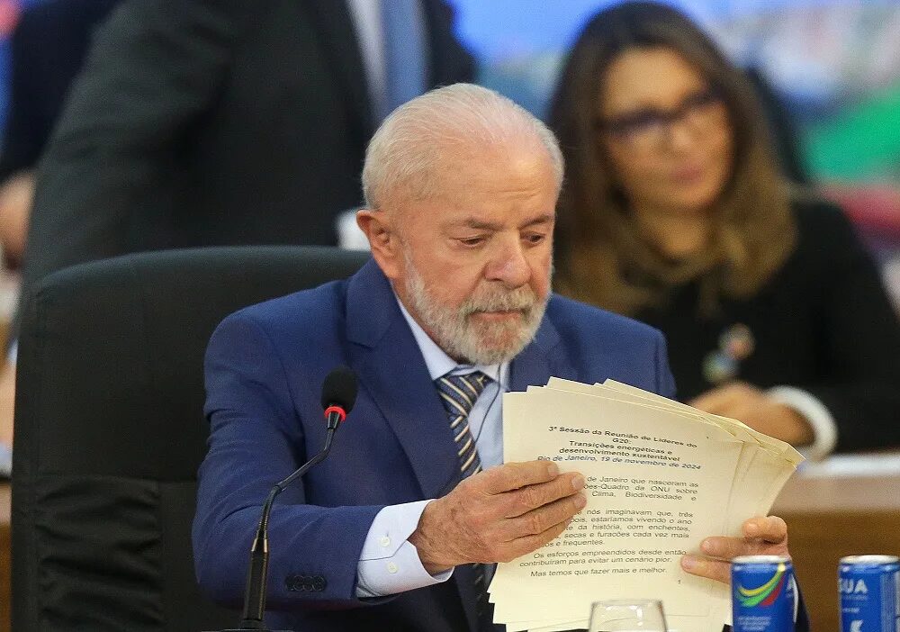 PoderData/Aya: 49% desaprovam governo Lula; 44% aprovam
