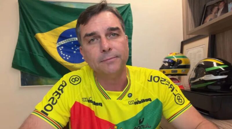 ‘Problema técnico’ causou falta de som em propaganda de Flávio Bolsonaro, diz Abert