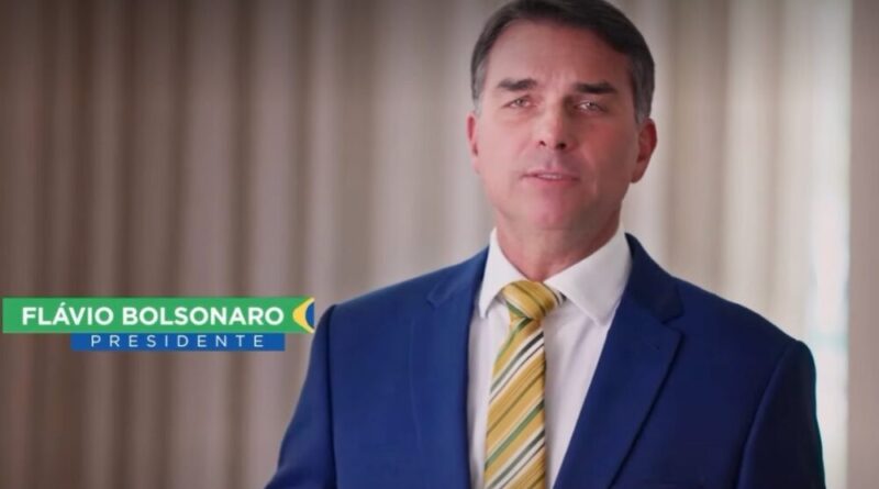 Propaganda de Flávio Bolsonaro fica sem áudio na televisão