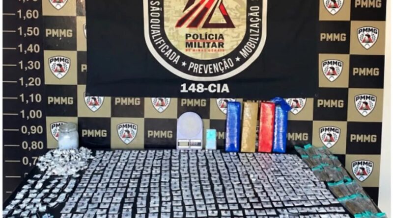 Quase mil papelotes de cocaína e dezenas de porções de maconha e ecstasy são apreendidos em Uberlândia