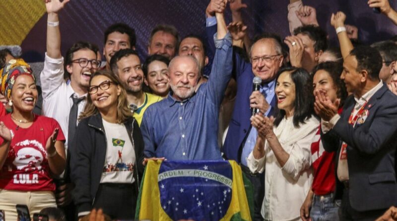 Reeleito, Lula poderá indicar mais quatro ministros para o STF; entenda