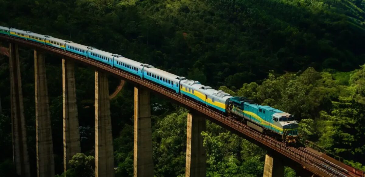 Passagens para trem noturno de férias entre MG e ES já estão à venda