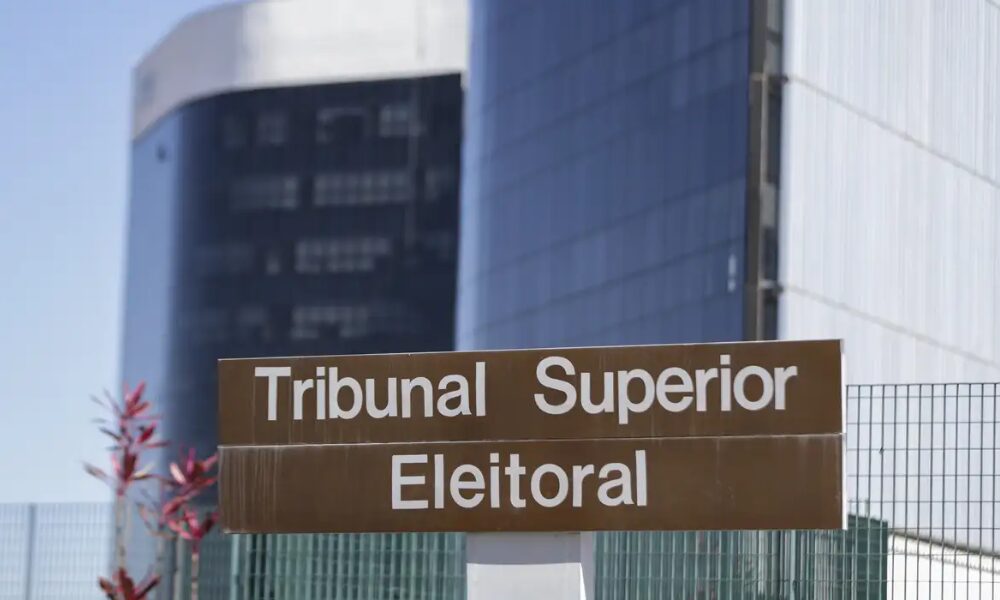 TSE manda suspender site que oferece criptomoedas por apoio a Flávio