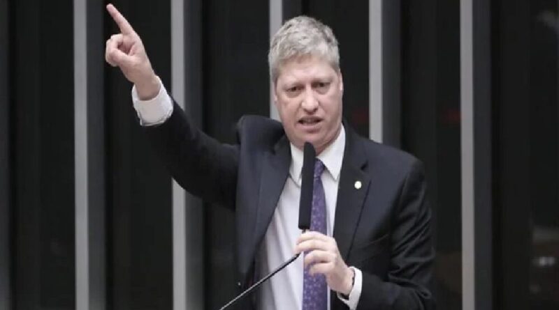 Van Hattem diz que começará mandato no Senado trabalhando por impeachment de Gilmar Mendes